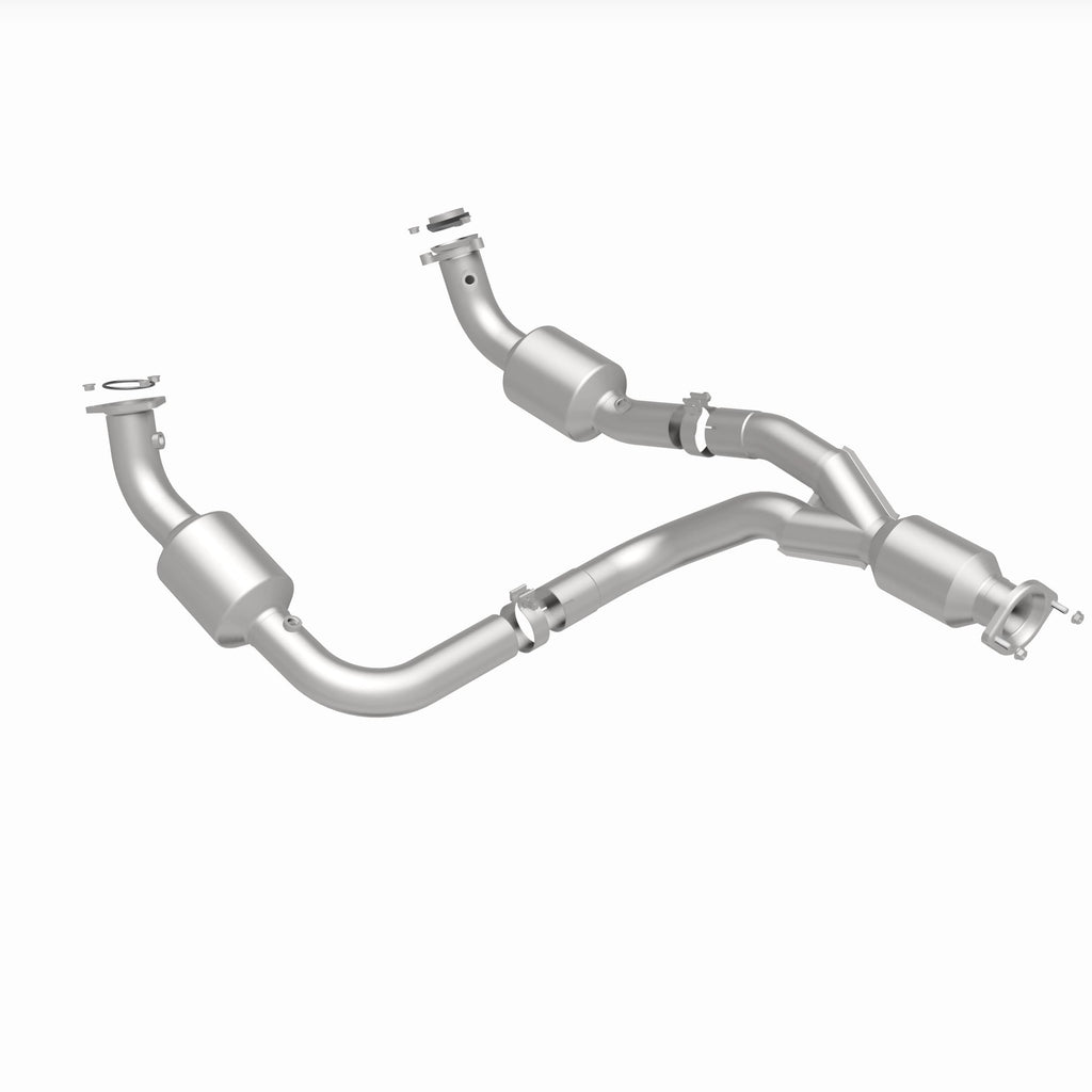 MagnaFlow Exhaust Products 280505 OEM Grade Direct-Fit Catalytic Converter for Select Chevrolet Express 3500, Chevrolet Express 4500, GMC Savana 3500, GMC Savana