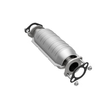 Load image into Gallery viewer, MagnaFlow Exhaust Products 49653 OEM Grade Direct-Fit Catalytic Converter for Select Hyundai Accent, Kia Rio, Kia Rio5