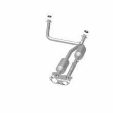 Load image into Gallery viewer, MagnaFlow Exhaust Products 4451453 California CARB Direct-Fit Catalytic Converter for Select Cadillac Escalade, Chevrolet C1500, Chevrolet C1500 Suburban, Chevrolet C2500, Chevrolet C2500 Suburban, Chevrolet C3500, Chevrolet K1500, Chevrolet K1500