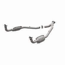 Load image into Gallery viewer, MagnaFlow Exhaust Products 93690 HM Grade Direct-Fit Catalytic Converter for Select Land Rover Defender 90, Land Rover Discovery
