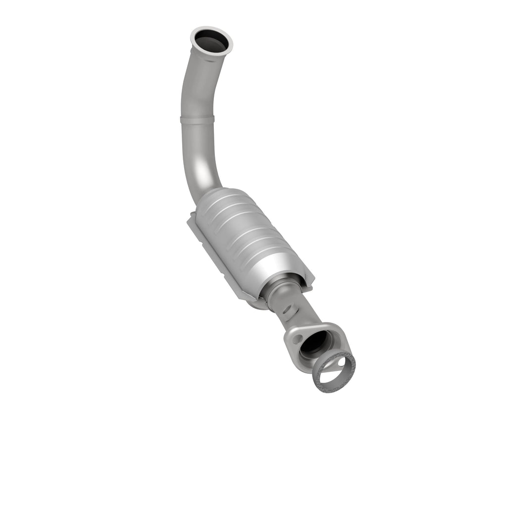 MagnaFlow Exhaust Products 49583 OEM Grade Direct-Fit Catalytic Converter for Select Jeep Liberty