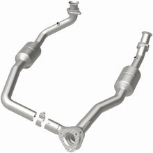 Load image into Gallery viewer, MagnaFlow Exhaust Products 4583378 California CARB Direct-Fit Catalytic Converter for Select Ford E-150, Ford E-150 Club Wagon, Ford E-250, Ford E-350 Club Wagon, Ford E-350 Super Duty