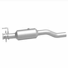 Load image into Gallery viewer, MagnaFlow Exhaust Products 280440 OEM Grade Direct-Fit Catalytic Converter for Select Ford F-350 Super Duty, Ford F-450 Super Duty, Ford F-550 Super Duty