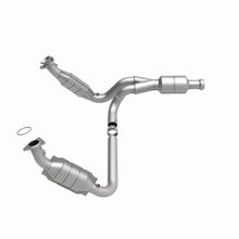 Load image into Gallery viewer, MagnaFlow Exhaust Products 51578 OEM Grade Direct-Fit Catalytic Converter for Select Cadillac Escalade, Chevrolet Avalanche, Chevrolet Silverado 1500, Chevrolet Suburban 1500, Chevrolet Tahoe, GMC Sierra 1500, GMC Yukon, GMC Yukon XL