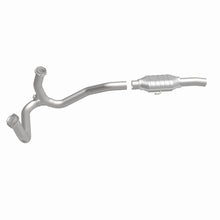 Load image into Gallery viewer, MagnaFlow Exhaust Products 93131 Standard Grade Direct-Fit Catalytic Converter for Select Ford E-150 Econoline, Ford E-150 Econoline Club Wagon, Ford E-250 Econoline, Ford E-250 Econoline Club Wagon