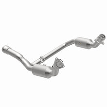 Load image into Gallery viewer, MagnaFlow Exhaust Products 280211 OEM Grade Direct-Fit Catalytic Converter for Select Cadillac Escalade, Cadillac Escalade ESV, Chevrolet Silverado 1500, Chevrolet Silverado LTD, Chevrolet Suburban, Chevrolet Tahoe, GMC Sierra 1500, GMC Sierra Limited,