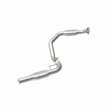 Load image into Gallery viewer, MagnaFlow Exhaust Products 447267 California CARB Direct-Fit Catalytic Converter for Select Chevrolet Express 2500, Chevrolet Express 3500, GMC Savana 2500, GMC Savana