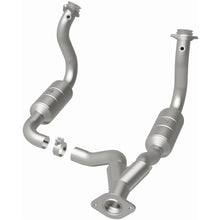 Load image into Gallery viewer, MagnaFlow Exhaust Products 51760 OEM Grade Direct-Fit Catalytic Converter for Select Ford F-250 Super Duty, Ford F-350 Super Duty, Ford F-450 Super Duty
