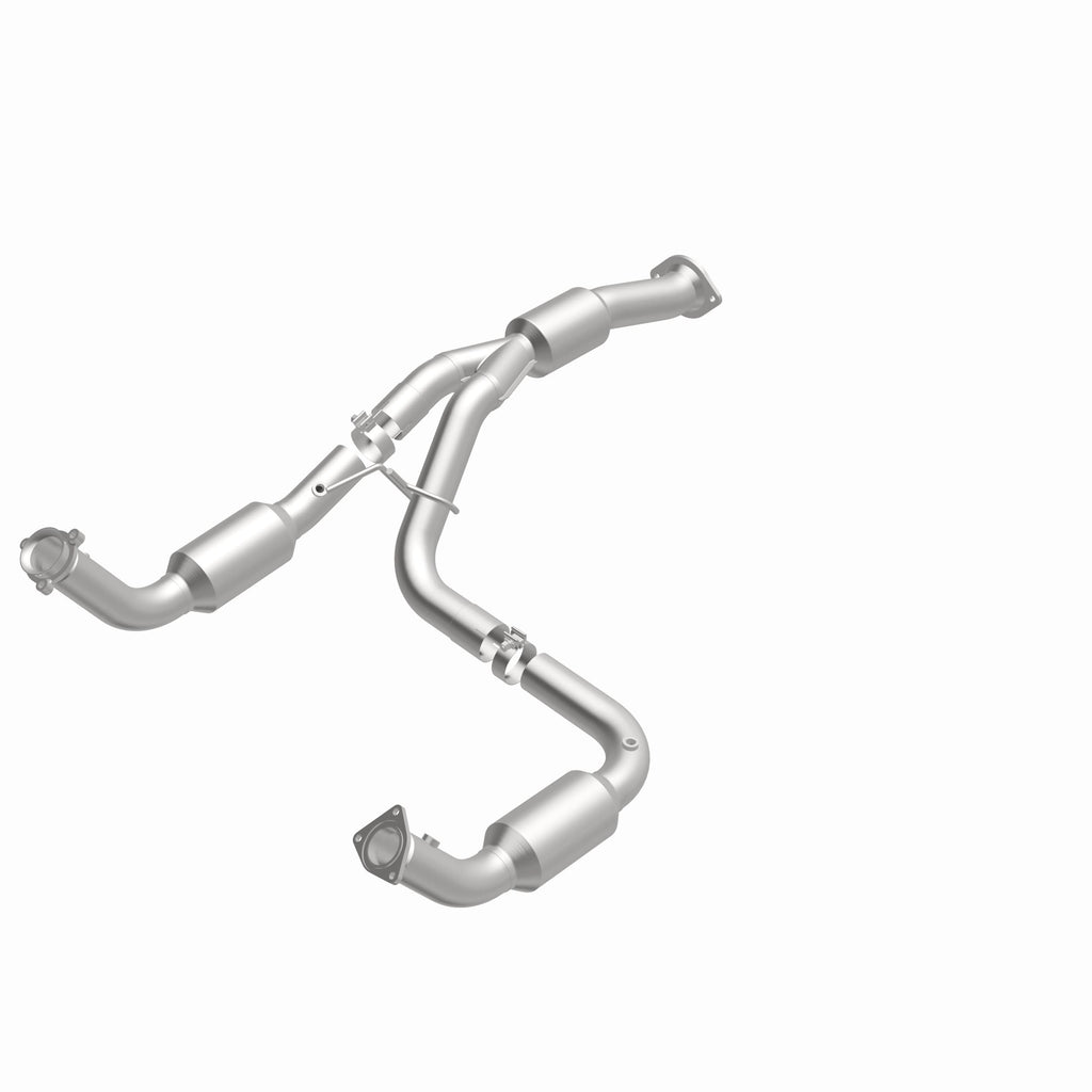 MagnaFlow Exhaust Products 5582113 California CARB Direct-Fit Catalytic Converter for Select Chevrolet Express 2500, Chevrolet Express 3500, GMC Savana 2500, GMC Savana
