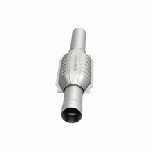 Load image into Gallery viewer, MagnaFlow Exhaust Products 3391473 California CARB Direct-Fit Catalytic Converter for Select Chevrolet C1500, Chevrolet C2500, Chevrolet C2500 Suburban, Chevrolet C3500, Chevrolet K2500, Chevrolet K2500 Suburban, Chevrolet K3500, Chevrolet R2500