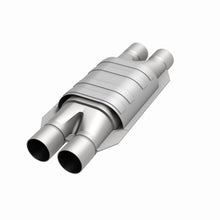 Load image into Gallery viewer, MagnaFlow Exhaust Products 3322008 California CARB Universal Catalytic Converter for Select Alfa Romeo 164, BMW 325i, BMW 325is, BMW 525i, BMW 528e, BMW 535i, BMW 635CSi, BMW 735i, BMW 735iL, Mercedes-Benz 190E, Mercedes-Benz 500SL, Mercedes-Benz E320,
