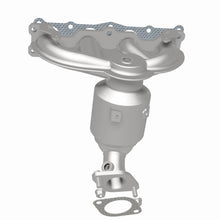 Load image into Gallery viewer, MagnaFlow Exhaust Products 5582998 California CARB Manifold Catalytic Converter for Select Hyundai Santa Fe, Kia Sorento