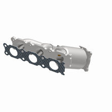 Load image into Gallery viewer, MagnaFlow Exhaust Products 52167 OEM Grade Manifold Catalytic Converter for Select Land Rover LR2