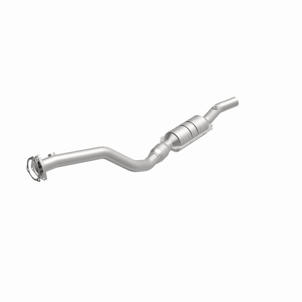 MagnaFlow Exhaust Products 22962 HM Grade Direct-Fit Catalytic Converter for Select Audi A4, Audi A4 Quattro, Volkswagen Passat