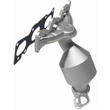 Load image into Gallery viewer, MagnaFlow Exhaust Products 51201 OEM Grade Manifold Catalytic Converter for Select Hyundai Santa Fe, Hyundai Veracruz