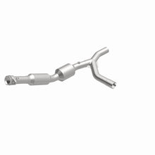 Load image into Gallery viewer, MagnaFlow Exhaust Products 5582310 California CARB Direct-Fit Catalytic Converter for Select Ford E-150, Ford E-250