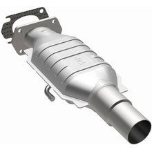 Load image into Gallery viewer, MagnaFlow Exhaust Products 93439 Standard Grade Direct-Fit Catalytic Converter for Select Buick Regal, Buick Riviera