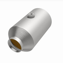 Load image into Gallery viewer, MagnaFlow Exhaust Products 6561356 California CARB Universal Catalytic Converter for Select Cadillac CT5, Chrysler 300, Dodge Challenger, Dodge Charger, Jaguar F-Type, Nissan Altima