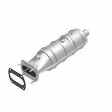 Load image into Gallery viewer, MagnaFlow Exhaust Products 339202 California CARB Direct-Fit Catalytic Converter for Select Ford E-250 Econoline, Ford E-250 Econoline Club Wagon, Ford E-350 Econoline, Ford E-350 Econoline Club Wagon, Ford F-250, Ford F-350