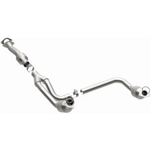 Load image into Gallery viewer, MagnaFlow Exhaust Products 52134 OEM Grade Direct-Fit Catalytic Converter for Select Chevrolet Express 1500, Chevrolet Express 2500, Chevrolet Express 3500, GMC Savana 1500, GMC Savana 2500, GMC Savana