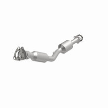 Load image into Gallery viewer, MagnaFlow Exhaust Products 5582722 California CARB Direct-Fit Catalytic Converter for Select Saturn Vue