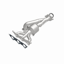 Load image into Gallery viewer, MagnaFlow Exhaust Products 51763 OEM Grade Manifold Catalytic Converter for Select Mitsubishi Endeavor