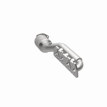 Load image into Gallery viewer, MagnaFlow Exhaust Products 452799 California CARB Manifold Catalytic Converter for Select Volkswagen Passat