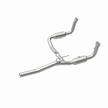 Load image into Gallery viewer, MagnaFlow Exhaust Products 5451187 California CARB Direct-Fit Catalytic Converter for Select Dodge Nitro, Jeep Liberty