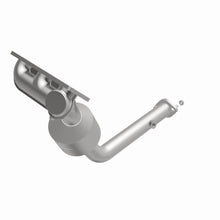 Load image into Gallery viewer, MagnaFlow Exhaust Products 24121 HM Grade Manifold Catalytic Converter for Select Land Rover Freelander