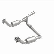 Load image into Gallery viewer, MagnaFlow Exhaust Products 280656 OEM Grade Direct-Fit Catalytic Converter for Select Chevrolet Silverado 1500, Chevrolet Silverado LTD, Chevrolet Suburban, Chevrolet Tahoe, GMC Sierra 1500, GMC Sierra Limited, GMC Yukon, GMC Yukon XL