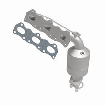 Load image into Gallery viewer, MagnaFlow Exhaust Products 51272 OEM Grade Manifold Catalytic Converter for Select Suzuki Grand Vitara, Suzuki XL-7