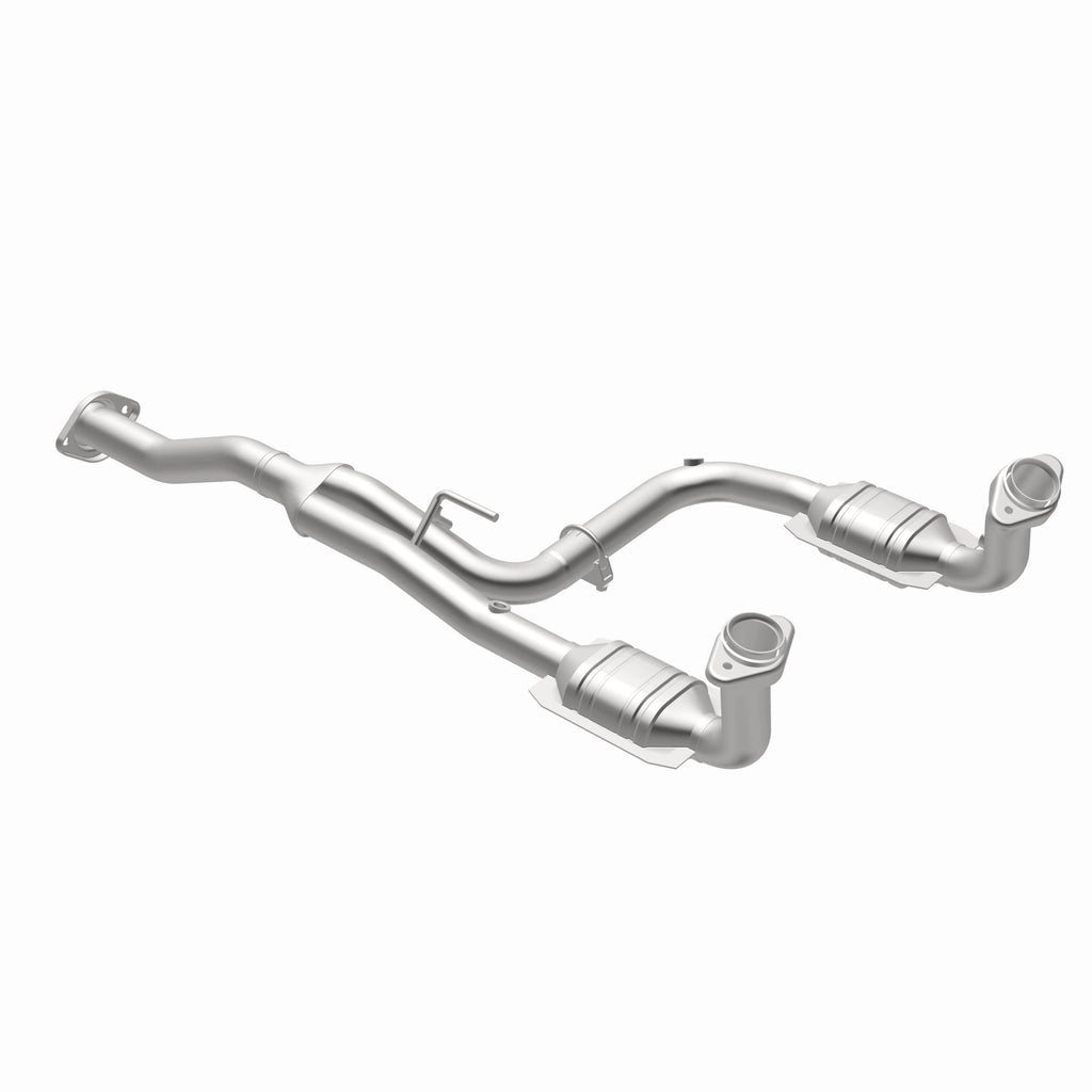 MagnaFlow Exhaust Products 49186 OEM Grade Direct-Fit Catalytic Converter for Select Jeep Liberty