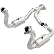 Load image into Gallery viewer, MagnaFlow Exhaust Products 51760 OEM Grade Direct-Fit Catalytic Converter for Select Ford F-250 Super Duty, Ford F-350 Super Duty, Ford F-450 Super Duty