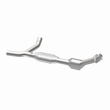 Load image into Gallery viewer, MagnaFlow Exhaust Products 447159 California CARB Direct-Fit Catalytic Converter for Select Ford E-150, Ford E-150 Club Wagon, Ford E-150 Econoline, Ford E-150 Econoline Club Wagon, Ford E-250, Ford E-250 Econoline