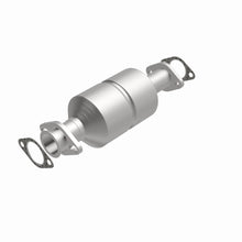 Load image into Gallery viewer, MagnaFlow Exhaust Products 3391242 California CARB Direct-Fit Catalytic Converter for Select Dodge Raider, Dodge Ram 50, Mitsubishi Mighty Max, Mitsubishi Montero