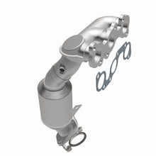 Load image into Gallery viewer, MagnaFlow Exhaust Products 5582833 California CARB Manifold Catalytic Converter for Select Lexus RX330, Toyota Highlander, Toyota Sienna
