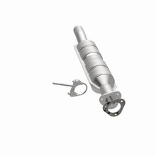 Load image into Gallery viewer, MagnaFlow Exhaust Products 52228 OEM Grade Direct-Fit Catalytic Converter for Select Ford E-350 Super Duty, Ford E-450 Super Duty, Ford F-250, Ford F-250 Super Duty, Ford F-350 Super Duty, Ford F-450 Super Duty, Ford F-550 Super Duty