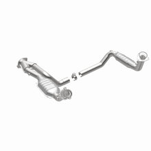 Load image into Gallery viewer, MagnaFlow Exhaust Products 51097 OEM Grade Direct-Fit Catalytic Converter for Select Cadillac Escalade, Chevrolet Avalanche 1500, Chevrolet Silverado 1500, Chevrolet Silverado Classic, Chevrolet Silverado 2500, Chevrolet Suburban 1500, Chevrolet Tahoe,