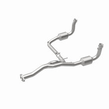 Load image into Gallery viewer, MagnaFlow Exhaust Products 5451186 California CARB Direct-Fit Catalytic Converter for Select Jeep Liberty