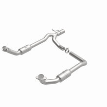 Load image into Gallery viewer, MagnaFlow Exhaust Products 52294 OEM Grade Direct-Fit Catalytic Converter for Select Ford E-150, Ford E-250, Ford E-350 Super Duty, Ford E-450 Super Duty
