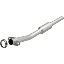 Load image into Gallery viewer, MagnaFlow Exhaust Products 3391273 California CARB Direct-Fit Catalytic Converter for Select Chrysler Town &amp; Country, Dodge Caravan, Dodge Grand Caravan, Plymouth Grand Voyager, Plymouth Voyager