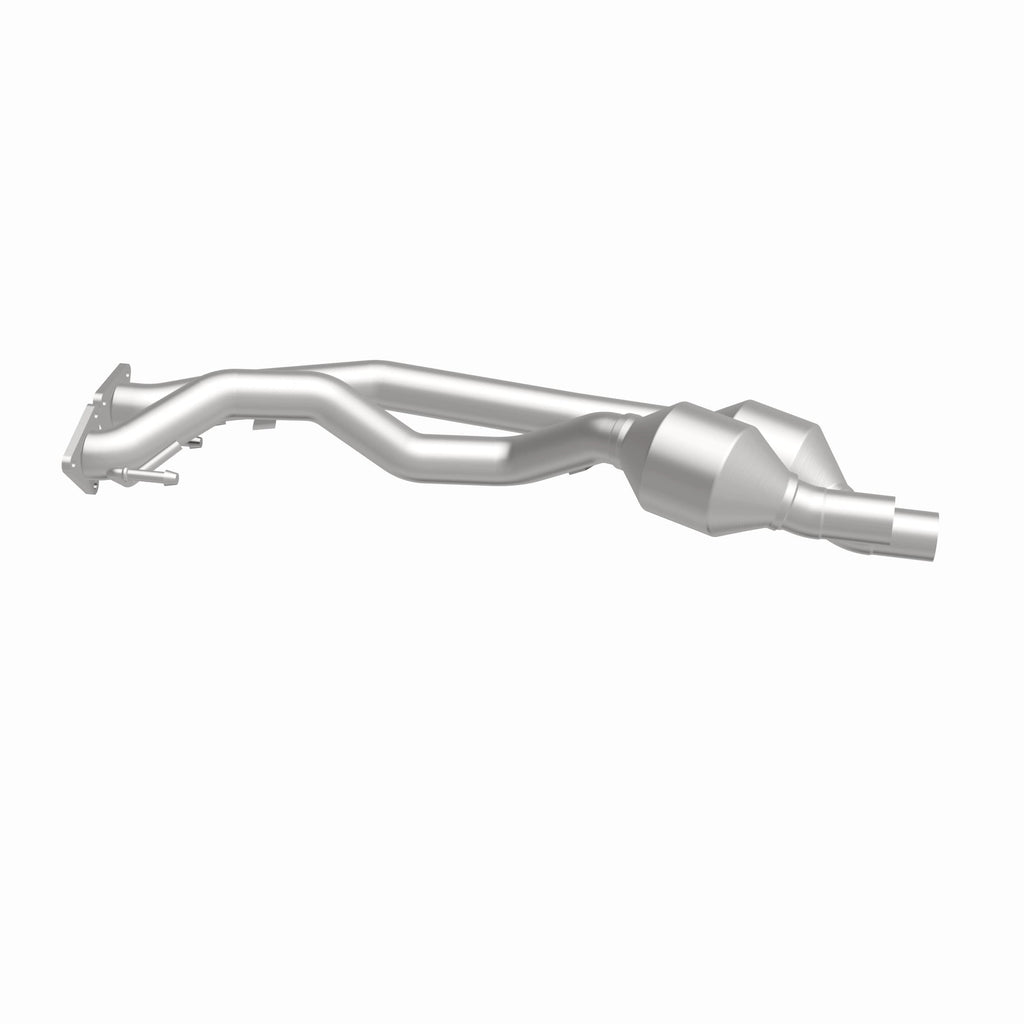 MagnaFlow Exhaust Products 51957 OEM Grade Direct-Fit Catalytic Converter for Select Audi Q7, Volkswagen Touareg