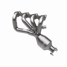 Load image into Gallery viewer, MagnaFlow Exhaust Products 452028 California CARB Manifold Catalytic Converter for Select Nissan Frontier