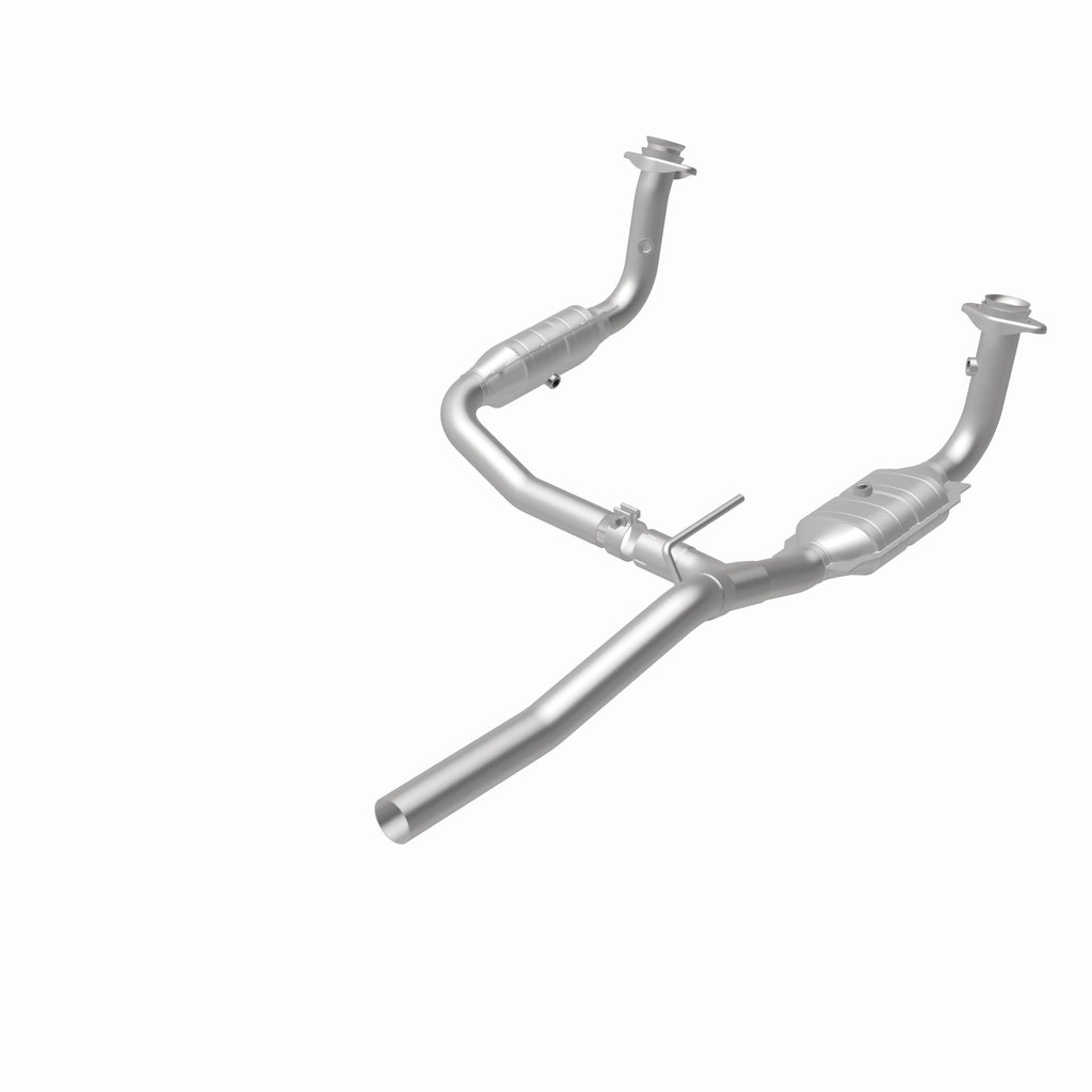 MagnaFlow Exhaust Products 49187 OEM Grade Direct-Fit Catalytic Converter for Select Dodge Nitro, Jeep Liberty