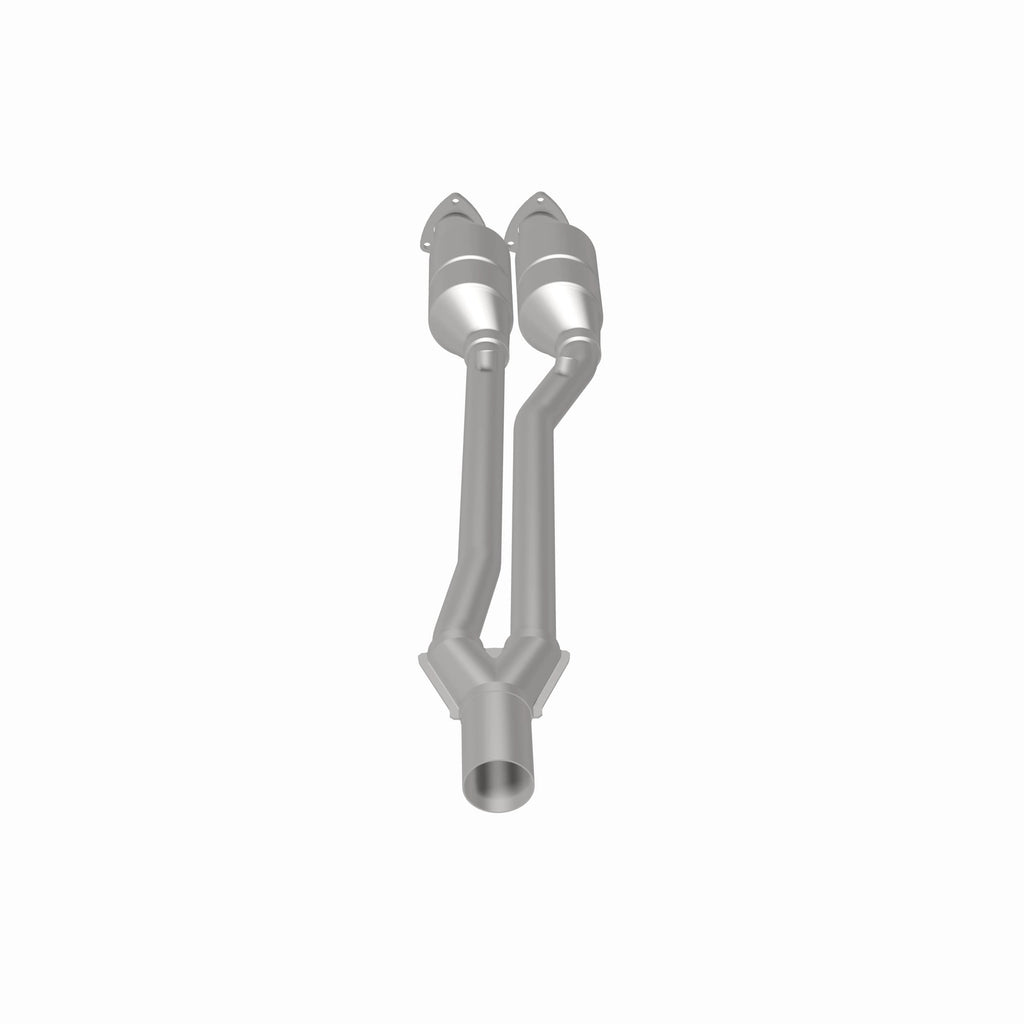MagnaFlow Exhaust Products 49013 OEM Grade Direct-Fit Catalytic Converter for Select Audi TT Quattro, Volkswagen R32