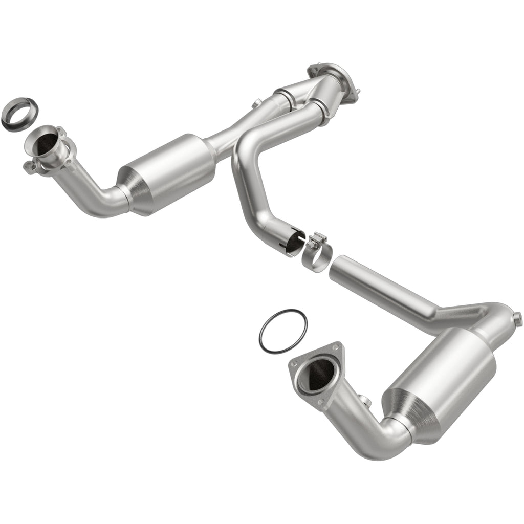 MagnaFlow Exhaust Products 51097 OEM Grade Direct-Fit Catalytic Converter for Select Cadillac Escalade, Chevrolet Avalanche 1500, Chevrolet Silverado 1500, Chevrolet Silverado Classic, Chevrolet Silverado 2500, Chevrolet Suburban 1500, Chevrolet Tahoe,