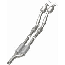 Load image into Gallery viewer, MagnaFlow Exhaust Products 551838 California CARB Direct-Fit Catalytic Converter for Select Volkswagen Passat