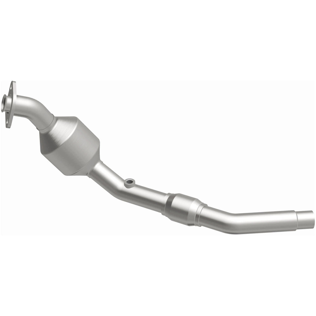 MagnaFlow Exhaust Products 51877 OEM Grade Direct-Fit Catalytic Converter for Select Land Rover Freelander