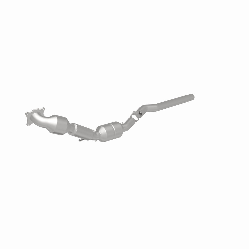 MagnaFlow Exhaust Products 52380 OEM Grade Direct-Fit Catalytic Converter for Select Volkswagen CC, Volkswagen Passat
