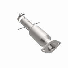 Load image into Gallery viewer, MagnaFlow Exhaust Products 5421913 California CARB Direct-Fit Catalytic Converter for Select Chevrolet Malibu, Pontiac G6, Saturn Aura